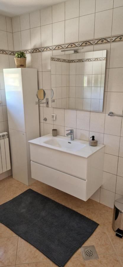 Villa Castanea - Kuca Za Odmor S Bazenom Kukci Екстериор снимка